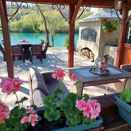 Villa Bosanska Kuca Emina Bihać