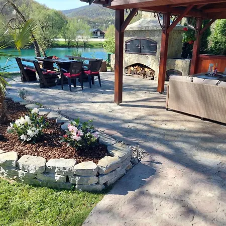 Bosanska Kuca Emina *